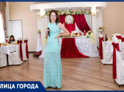 Волжская ведущая праздников рассказала о нелепых обычаях и назойливых гостях