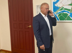 Проблемные места на тротуарах определили в Волжском для подготовки к зиме