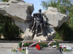 Волжане спорят о туалете у памятника воинам-интернационалистам