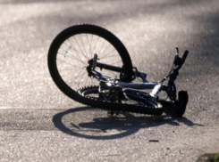 Отечественная «легковушка» сбила велосипедиста на улице Пушкина в Волжском