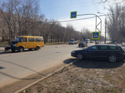 2 пассажира маршрутки пострадали в аварии в Волжском