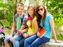 Школьники Волжского зарабатывают летом «себе на мороженое»