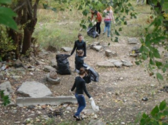 Студенты очистили от мусора парк «Волжский»