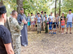 И кони скакали и воздушных змеев запускали: как прошел День флага в Волжском