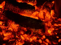 Два окна горели среди ночи в доме в Средней Ахтубе