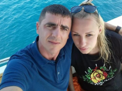 Любящий муж поздравляет свою супругу Оленьку с Днем рождения!