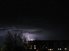 Волжан предупреждают о грозах и ливнях