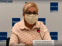 О вреде ношения перчаток рассказала дерматолог Марина Безмельницына