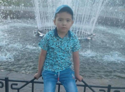 Любимого внука Артема Анаева поздравляет с праздником бабушка