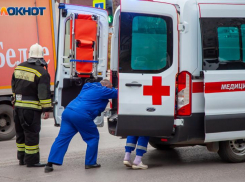 Водитель иномарки устроил аварию на парковке у «Магнита» в Волжском