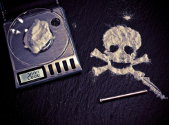 С мефедроном, амфетамином и другими наркотиками в Волгограде поймали жителей Астраханской области