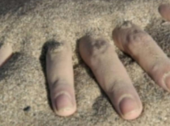 Ребенок погиб под завалом песка