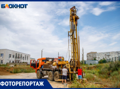 На месте «заброшек» в Волжском вырастут дома? Территорию начали бурить
