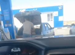 Волжане обвиняют друг друга в жадности на заправках