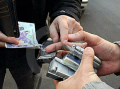 Шпионскими устройствами со встроенной прослушкой торговал бизнесмен из Волжского