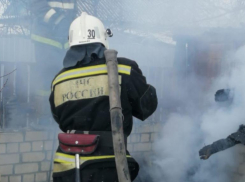День не задался: ранним утром под Волжским случился пожар