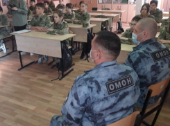 Для школьников из Волжского провели урок мужества