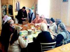 В Волжском организовали досуг пожилым и одиноким