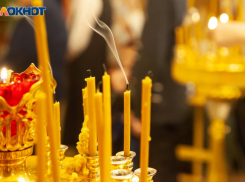 Благочинный Волжского поздравил с профессиональным праздником сотрудников органов безопасности