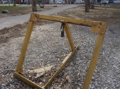 До 1 августа в Волжском уберут незаконные ограждения по пяти адресам