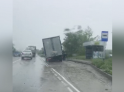 На въездах в Волжский образовались пробки