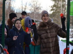 Елена Исинбаева призналась в Волжском, что мечтает о спортивной карьере для дочки Евы