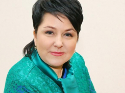 Ирина Гусева подарила билеты на концерт руководителям ТОСов и врачам