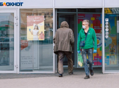 Отсутствии маски у покупателя в магазине может стать причиной отказа в обслуживании