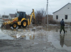 По «морям» с ребенком ни пройти ни проехать, - жительница Колхозной Ахтубы