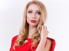 Сногсшибательная блондинка Елена Яшина победила в голосовании за «Миссис Волжского-2017»