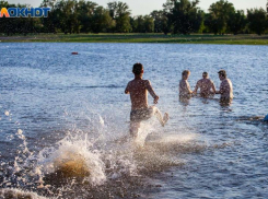 Закрыли въезд на курорты Краснодарского края без прививки: волгоградцев не выпустят на отдых без справки