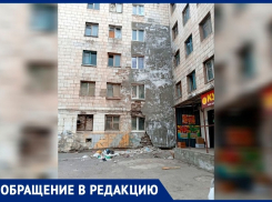 «Общага хуже нашей»: жительница аварийного дома в Волжском возмущена предложением властей