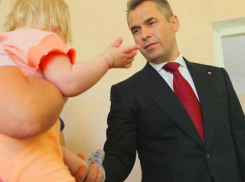 В Волжском условия содержания беженцев из Украины оценил Павел Астахов