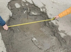 Котлован во дворе многоэтажки пугает жителей Волжского 