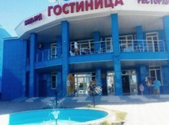«Ревизорро» нашли на кухне «Аквапарка» просроченные окорочка