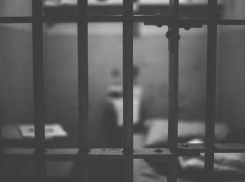 За подделку материалов уголовного дела экс-следователь получил год тюрьмы в Волгограде