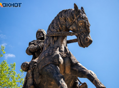 Волжский стал пристанищем великого князя: первый конный памятник открыли 12 июня 