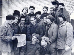 Как в Волжском строили заводы в 60-е: студенты и рабочие съезжались со всего Союза