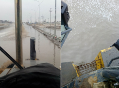 В Волжском тонут корабли: водитель погрузчика возмущен новым потопом