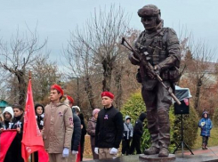 Народный памятник воинам всех эпох: в волгоградской области открыли мемориал ветеранам