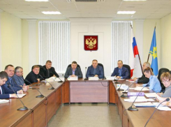 Волжские депутаты обсудили вопросы благоустройства и транспорта
