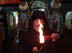 Благодатный огонь прибыл в Волжский