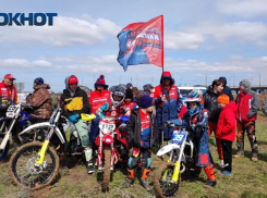 В Волжском открыли для спортсменов новую мототрассу, но отложили соревнования на час