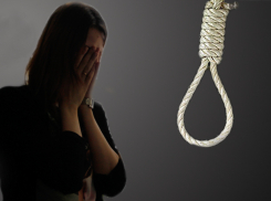 На севере Волгограда после ссоры с любимым повесилась 27-летняя девушка