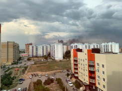 Пожар в новой части Волжского попал на видео