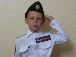 Маленький волжанин попросил Деда Мороза подарить настоящий полицейский жезл