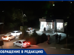 Шумят, ругаются и занимаются сексом: волжане пожаловались на нарушение тишины у магазина-бара