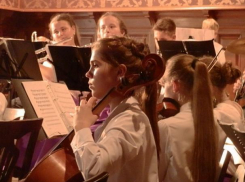 Волжанам детский оркестр подарил хорошее настроение 