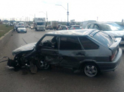 «Аномальное» место ГЭС собрало отечественные автомобили