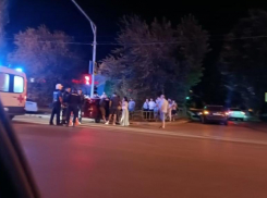 Водитель «ВАЗа» устроил ДТП на перекрестке в Волжском: фото с места происшествия